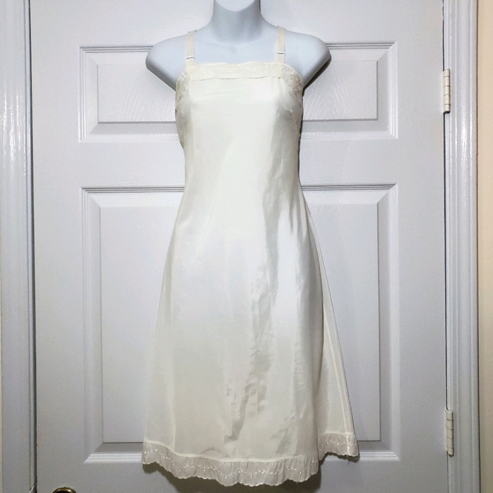 VINTAGE 40s 50s Dutchmaid nightgown/slip